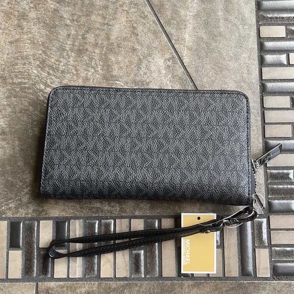 Michael Kors Jet Set Travel Large Flat Multifunctional Phone Case-Wristlet-Wallt - Picture 6 of 6